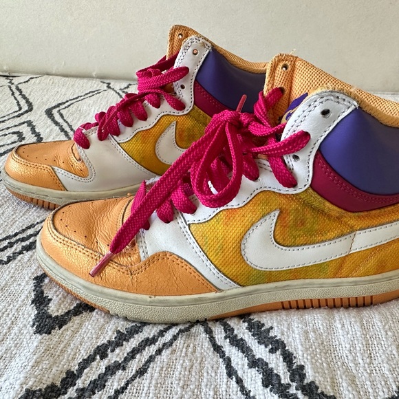 Wmns Size 8 Nike Court Force High ‘Light Melon’ - Picture 2 of 9